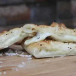 فطيرة جبن عكاوي